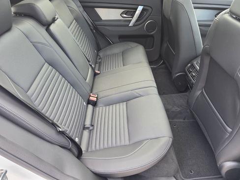 Used 2026 Land Rover Discovery Sport Landmark AWD/4WD image 5
