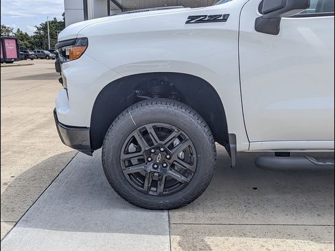 New 2026 Chevrolet Silverado 1500 Custom Trail Boss w/ Turbomax Blackout Package AWD/4WD image 10
