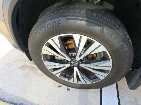 Used 2023 Nissan Rogue SV image 10