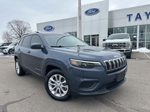 Used 2020 Jeep Cherokee Latitude w/ Cold Weather Group image 3