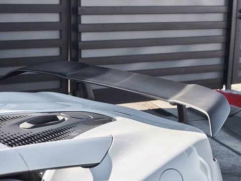 Used 2023 McLaren Artura RWD image 16