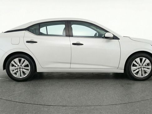 Used 2025 Nissan Sentra S FWD image 11
