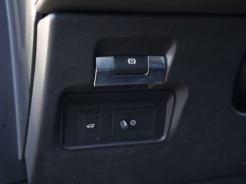 Used 2023 Land Rover Range Rover Evoque SE image 12