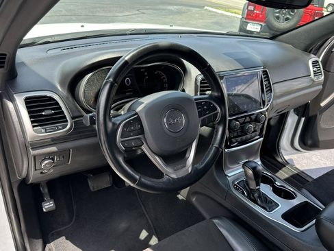 Used 2021 Jeep Grand Cherokee Laredo X AWD/4WD image 25