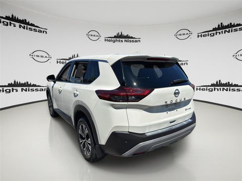 Used 2021 Nissan Rogue SV AWD/4WD image 4