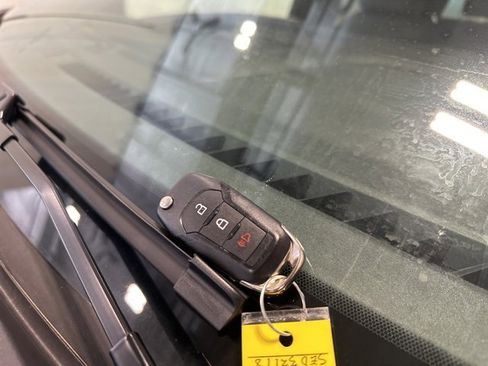 Used 2025 Ford F250 XLT image 46