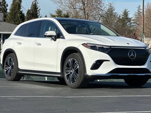 Used 2023 Mercedes-Benz EQS 450+ SUV image 5