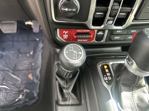 New 2025 Jeep Gladiator Willys image 26