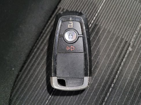 Used 2018 Ford Edge SEL image 32