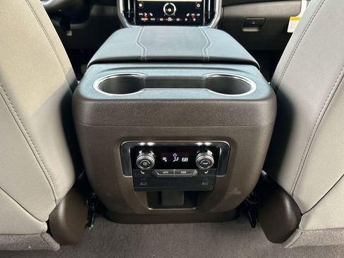 New 2026 GMC Yukon Elevation image 21