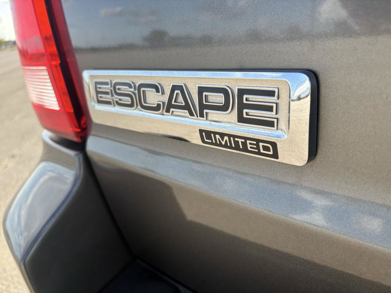 Used 2009 Ford Escape Limited FWD image 14
