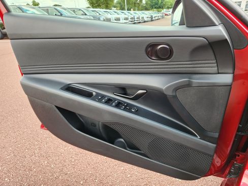 Certified 2025 Hyundai Elantra Sport FWD image 24