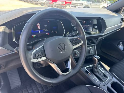 Used 2022 Volkswagen Jetta Sport FWD image 9