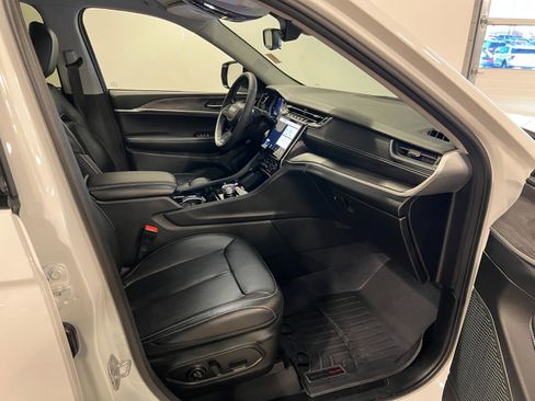 Used 2023 Jeep Grand Cherokee Limited w/ Trailer Tow Prep Group (B) image 39