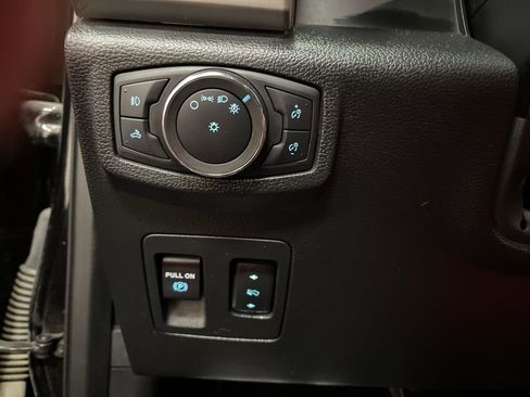 Used 2020 Ford F150 Lariat image 39