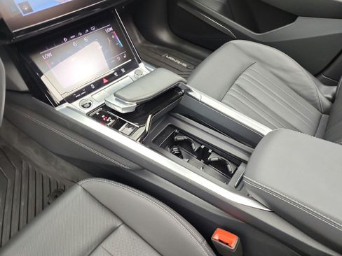 Used 2024 Audi Q8 e-tron Premium Plus w/ Premium Plus Package AWD/4WD image 11
