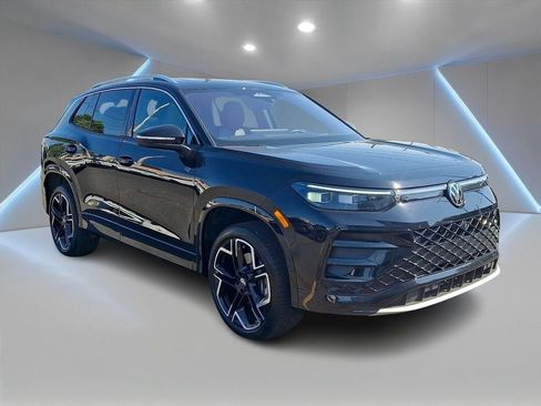 Certified 2025 Volkswagen Tiguan SEL R-Line AWD/4WD image 3