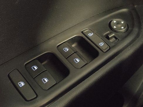 Used 2022 Hyundai Venue SEL FWD image 27