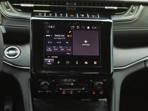 Used 2025 Jeep Grand Cherokee Altitude AWD/4WD image 32