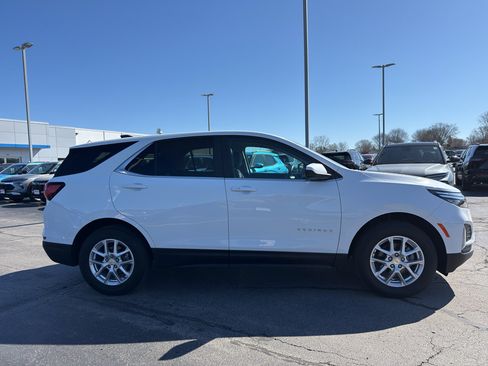 Used 2024 Chevrolet Equinox LT w/ LPO, Floor Liner Package AWD/4WD image 4