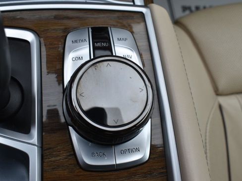 Used 2019 BMW 750i w/ Executive Package image 37