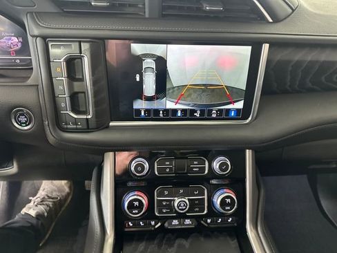 Used 2022 GMC Yukon XL Denali w/ Advanced Technology Package image 22