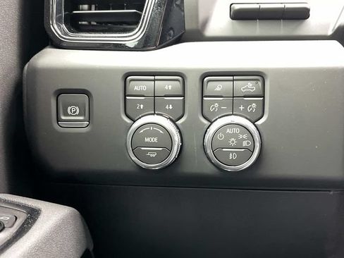 New 2026 GMC Sierra 1500 AT4 w/ AT4 Premium Package AWD/4WD image 34
