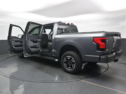 Used 2023 Ford F150 Lightning XLT AWD/4WD image 45