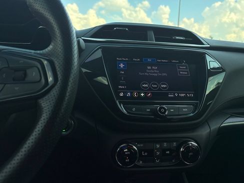 Used 2022 Chevrolet TrailBlazer RS w/ Sun and Liftgate Package FWD image 12