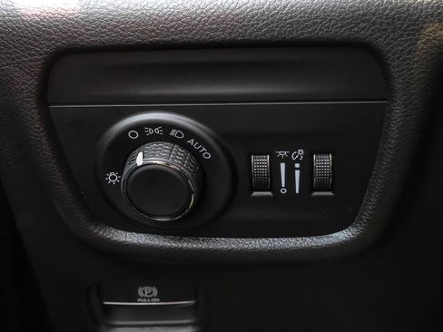 New 2025 Jeep Grand Cherokee Altitude image 29