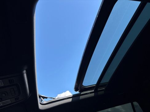 Used 2021 Chevrolet Tahoe RST w/ Luxury Package image 22