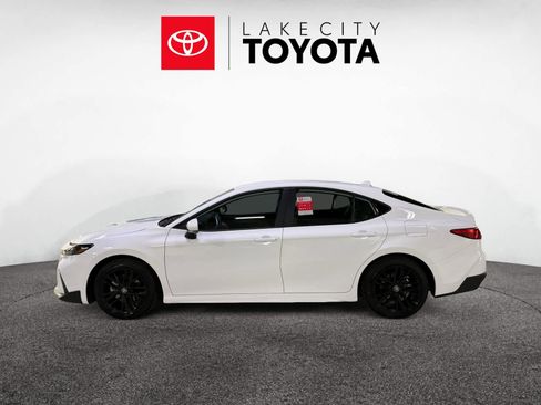 New 2026 Toyota Camry SE image 2