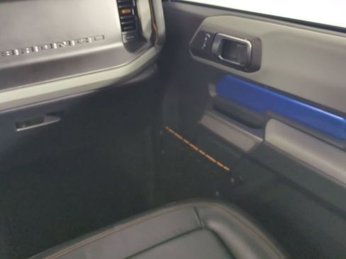 Used 2023 Ford Bronco Badlands image 19