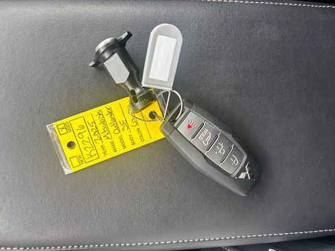 Used 2025 Mitsubishi Outlander SE FWD image 17