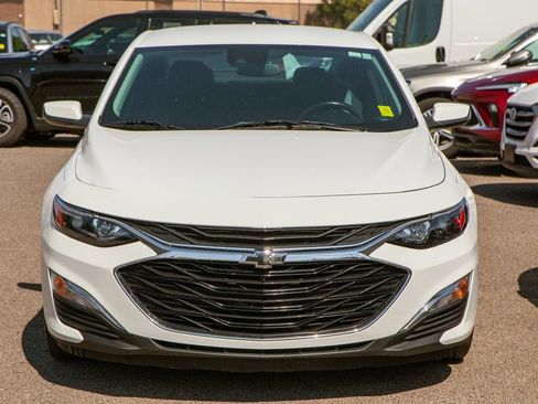 Used 2024 Chevrolet Malibu RS FWD image 3