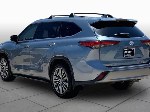 Used 2021 Toyota Highlander Platinum AWD/4WD image 12