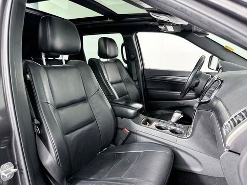 Used 2019 Jeep Grand Cherokee Limited w/ Luxury Group II image 12