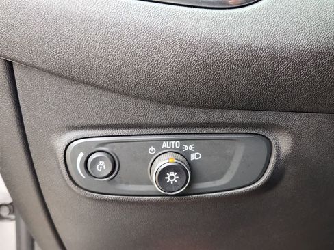 Used 2024 Chevrolet Equinox LS w/ LS Convenience Package FWD image 21
