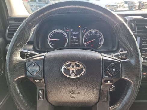 Used 2023 Toyota 4Runner TRD Off-Road Premium w/ Moonroof Package AWD/4WD image 33