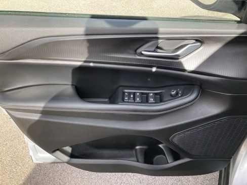 Used 2023 Jeep Grand Cherokee L Laredo image 11