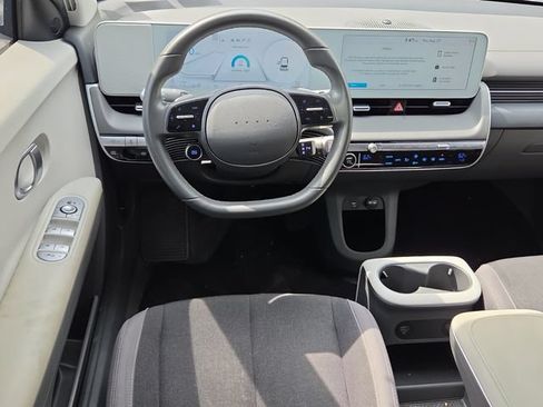 Used 2024 Hyundai Ioniq 5 SE RWD image 12