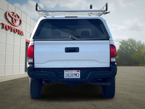 Used 2022 Toyota Tacoma SR RWD image 4