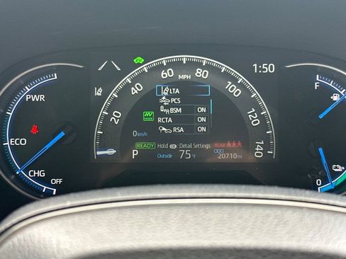 Used 2025 Toyota RAV4 SE AWD/4WD image 25