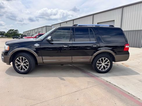 Used 2017 Ford Expedition King Ranch RWD image 3