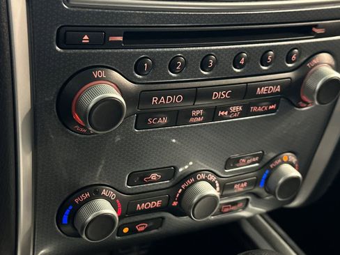 Used 2019 Nissan Pathfinder SL image 23