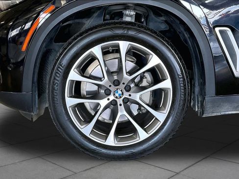 Used 2019 BMW X5 xDrive40i w/ Luxury Seating Package AWD/4WD image 10