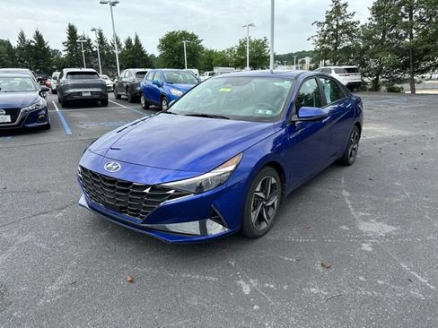Used 2023 Hyundai Elantra Limited FWD image 3