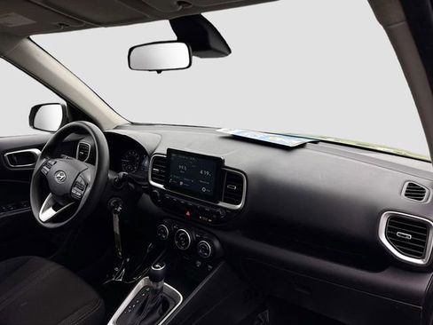 Used 2020 Hyundai Venue SEL image 26