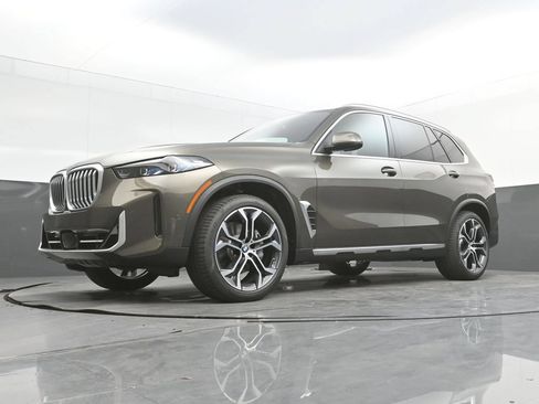 New 2026 BMW X5 xDrive40i AWD/4WD image 42