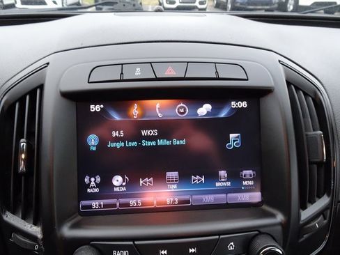 Used 2017 Buick Regal Sport Touring image 21